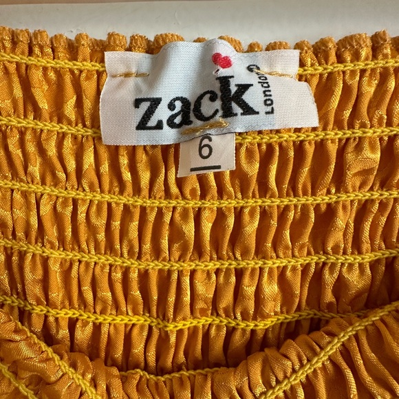 GOLDEN ANIMAL PRING COLD SHOULDER SMOCKED TOP - Picture 3 of 3